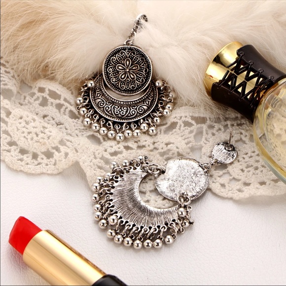 Jewelry - Vintage Drop Earrings